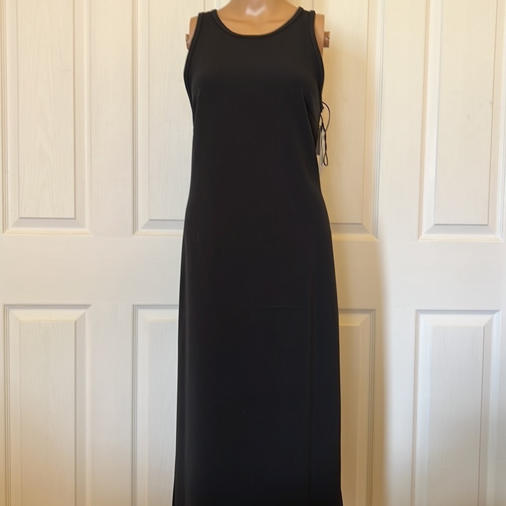 Black sleeveless maxi with crisscross back and slit to knee NWT SzM washable - Picture 3 of 4
